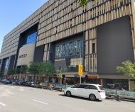 大型戶外LED屏讓濟南某商務(wù)樓宇成商業(yè)美學(xué)新地標(biāo)