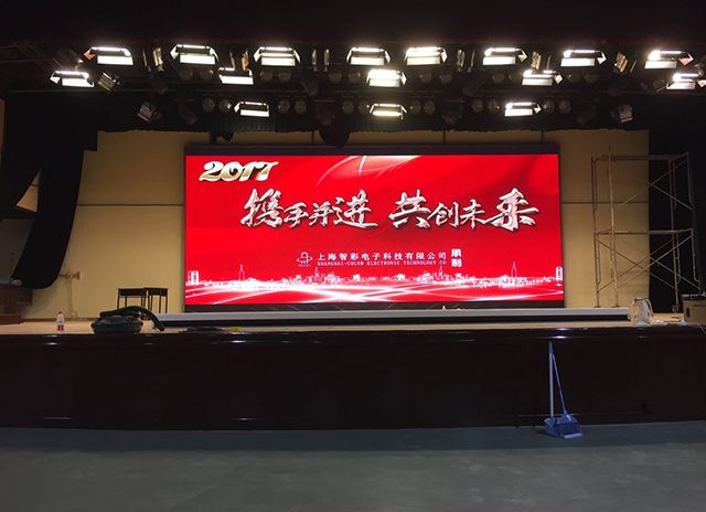 上海諾美國(guó)際學(xué)校室內(nèi)LED顯示屏由智彩科技定制、安裝